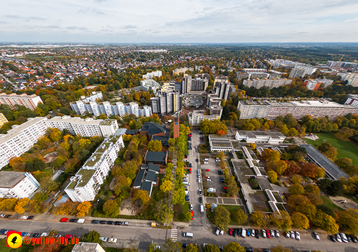 13.10.2022 - Marx-Zenrtum am Karl-Marx-Ring in Neuperlach